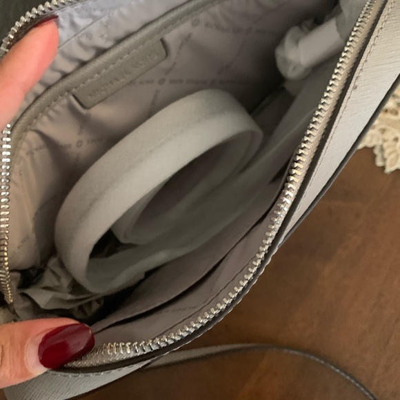 Last one ‼️New MK Jet Set Crossbody - Picture 4 of 5